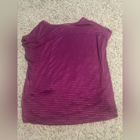 Women’s Northcrest Magenta Top. - Picture 8 of 8